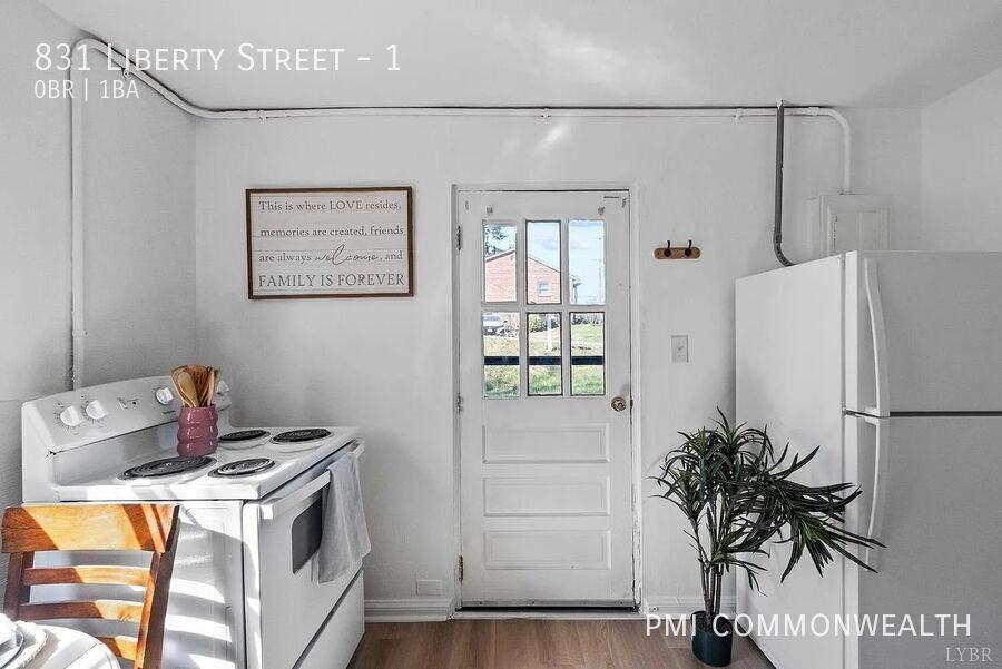 831 Liberty St #1 - Photo 5 of 24