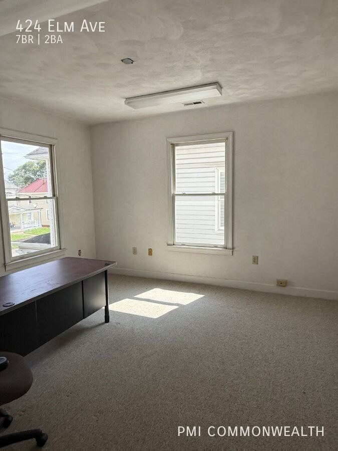 424 Elm Ave Sw - Photo 6 of 10