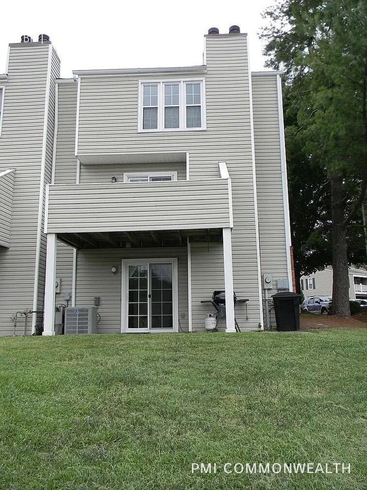 3042 Winterberry Dr - Photo 2 of 20