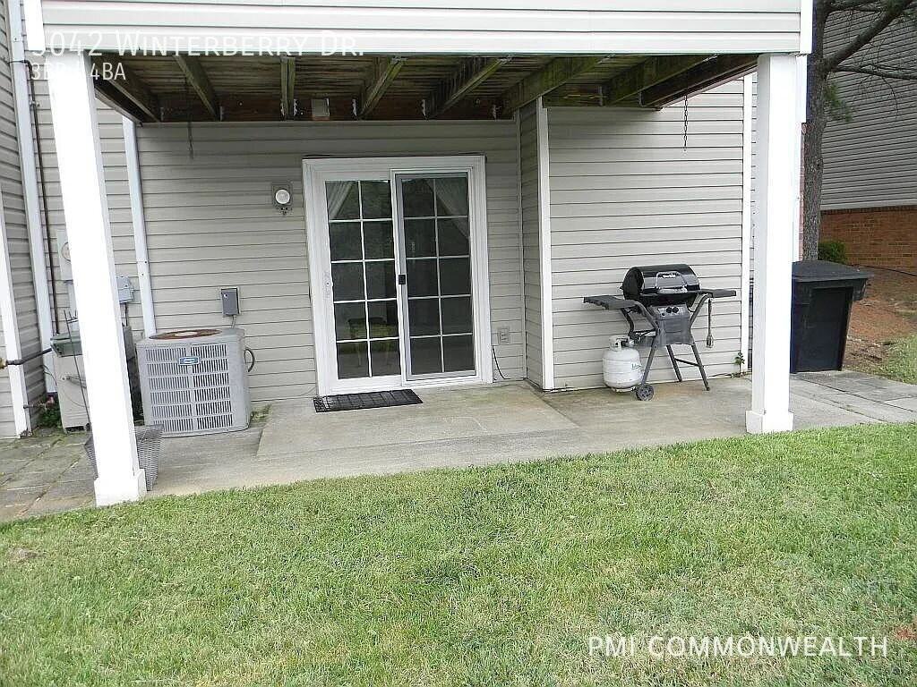 3042 Winterberry Dr - Photo 3 of 20
