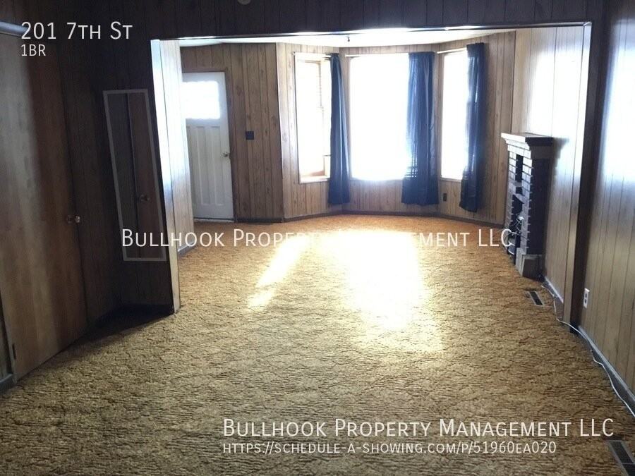 201 7th St - Photo 7 of 12