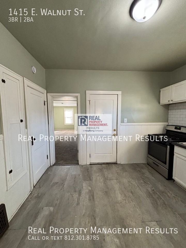 1415 E Walnut St - Photo 6 of 19