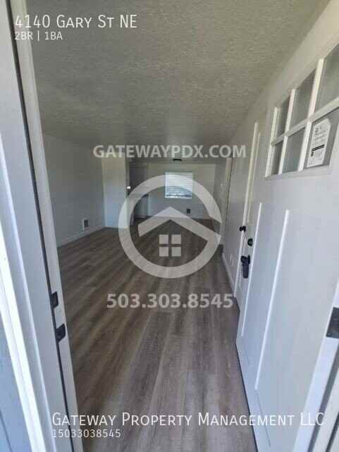 4140 Gary St Ne - Photo 2 of 17
