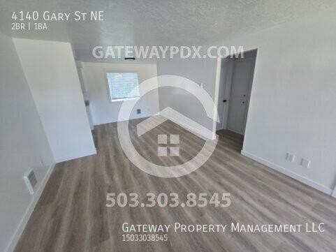 4140 Gary St Ne - Photo 4 of 17