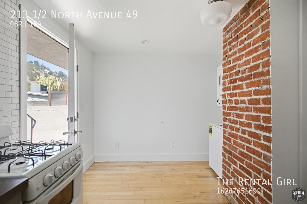 213 1/2 N Avenue 49 - Photo 2 of 16