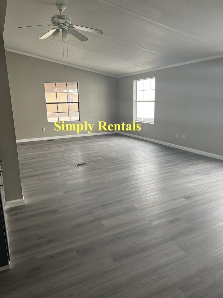 8532 Stream St Ne - Photo 5 of 16