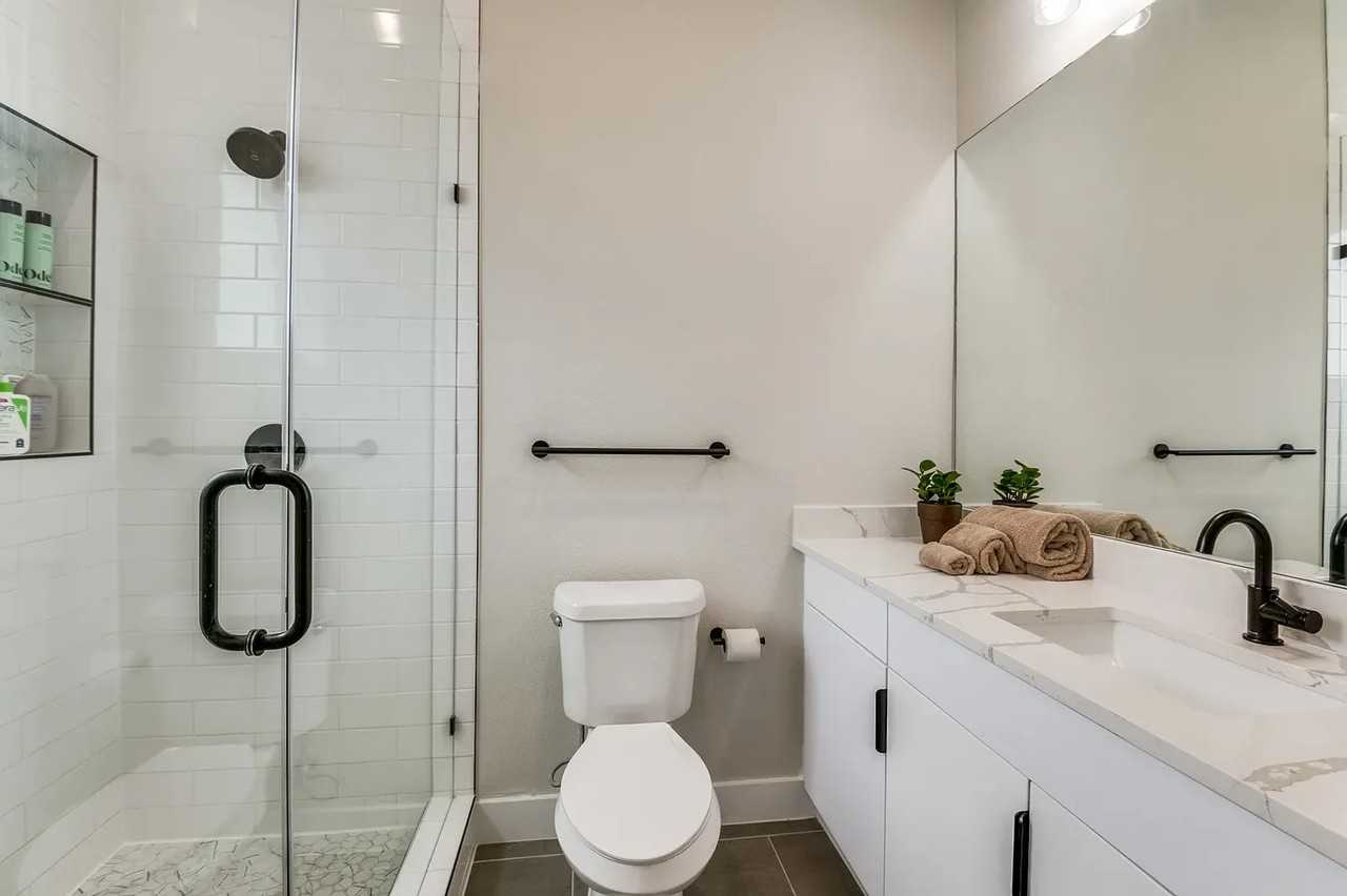145 N Henderson Ave #104 - Photo 6 of 12