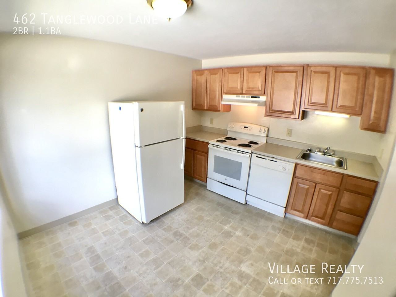 462 Tanglewood Ln - Photo 2 of 33
