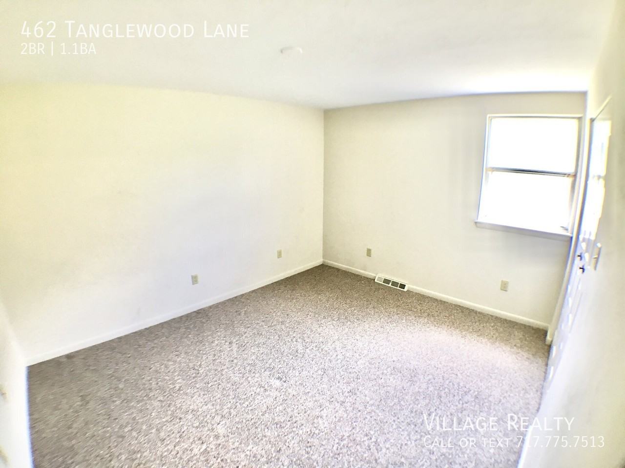 462 Tanglewood Ln - Photo 6 of 33