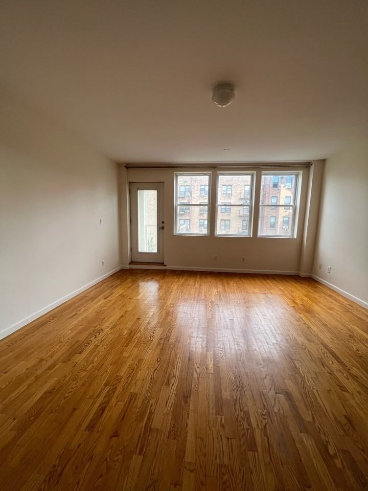 1824 E 17th St #5A - Photo 3 of 24