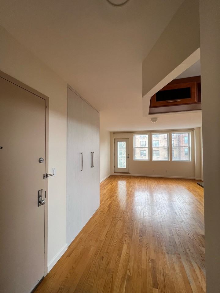 1824 E 17th St #5A - Photo 5 of 24