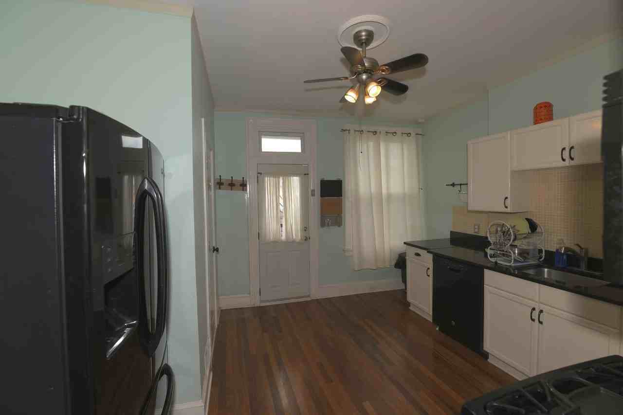 3009 Barclay St #1 - Photo 7 of 17