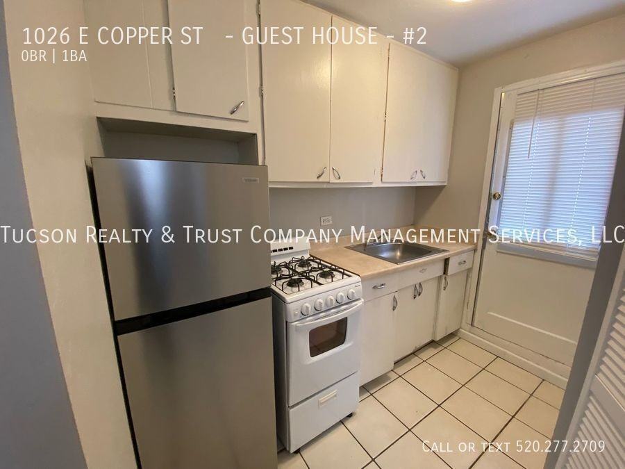 1026 1026 E COPPER ST   - GUEST HOUSE #2 - Photo 2 of 15