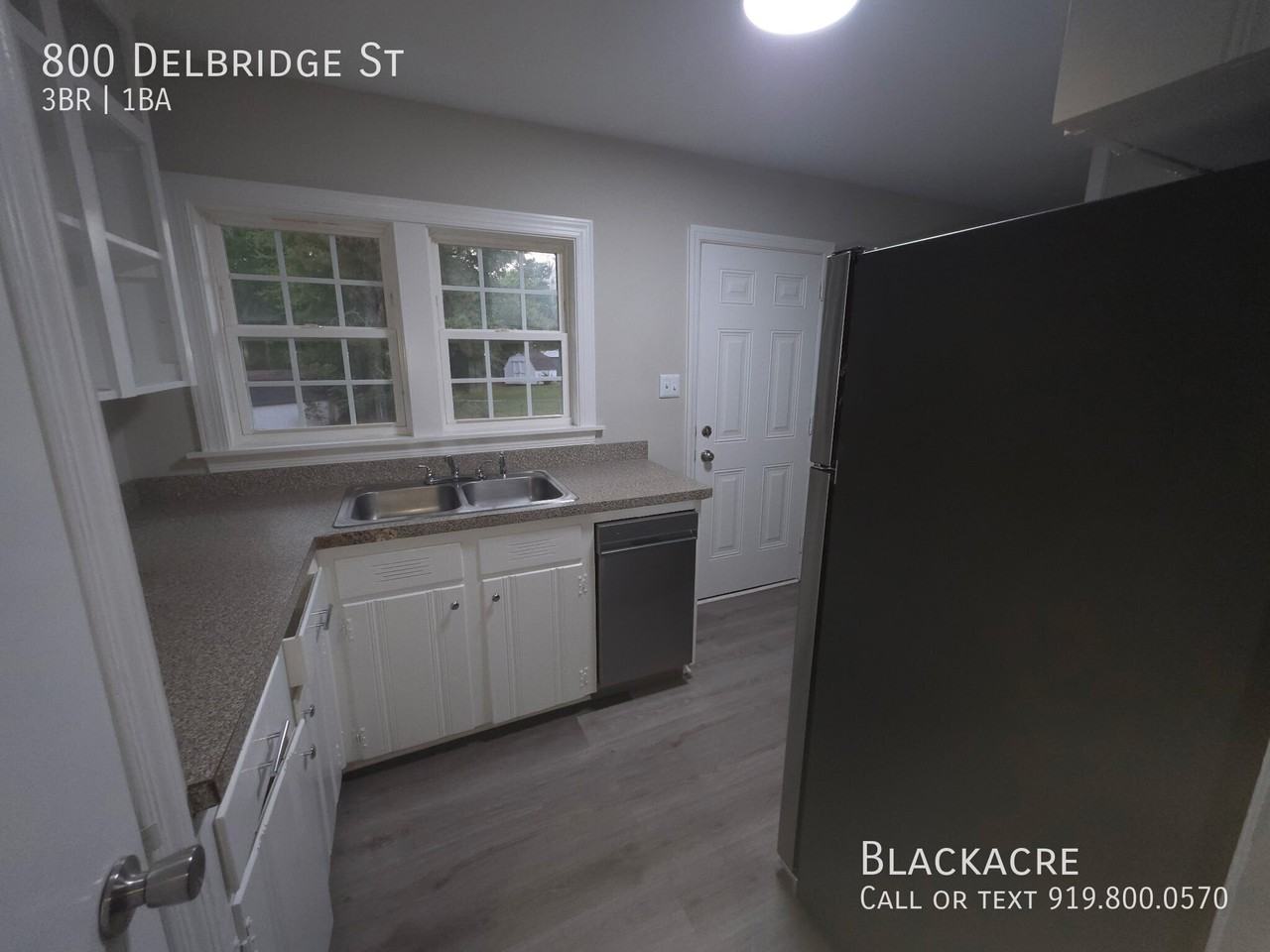 800 Delbridge St - Photo 3 of 12