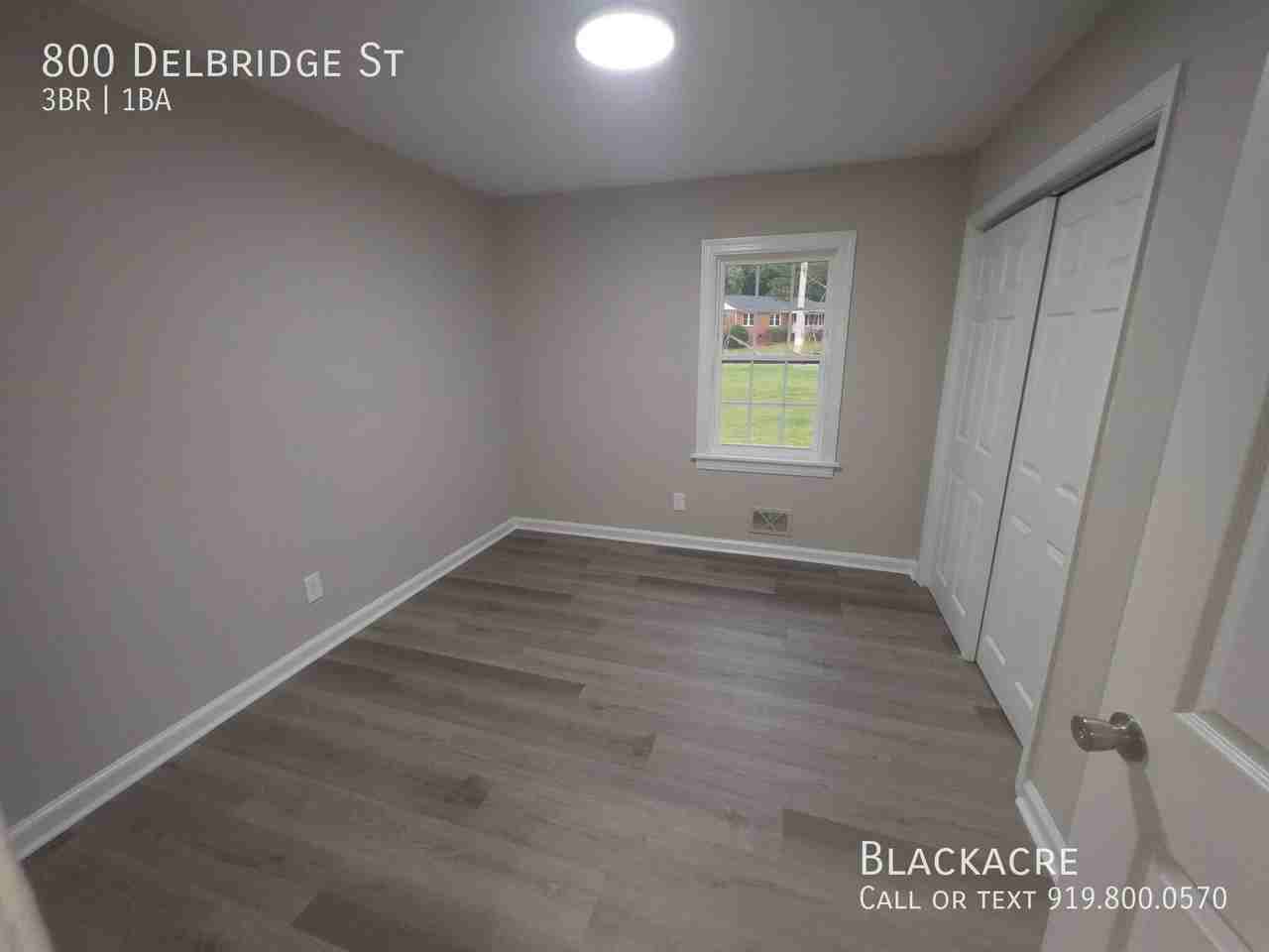 800 Delbridge St - Photo 7 of 12