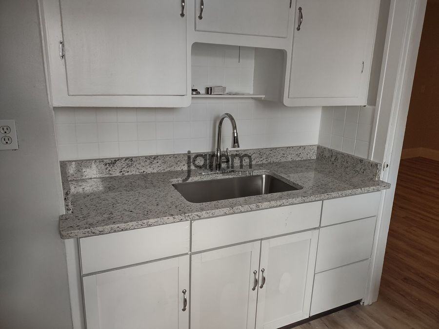 13330 Madison Avenue - 13330 Madison Avenue #6 - Photo 4 of 16