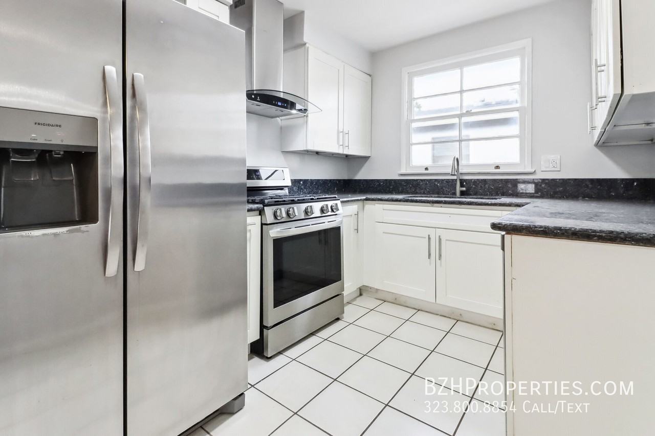5335 Vantage Ave #5 - Photo 6 of 20