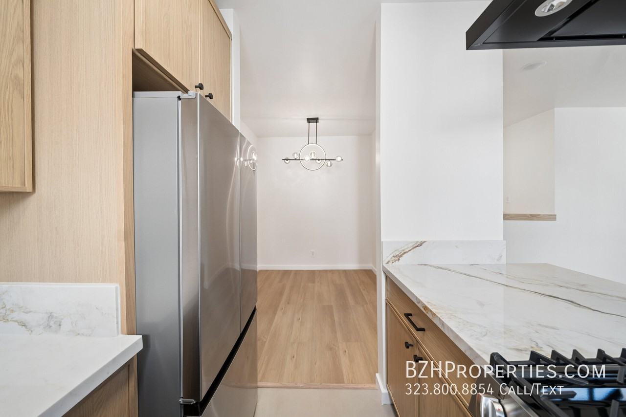 1282 N Hayworth Ave - Photo 7 of 12