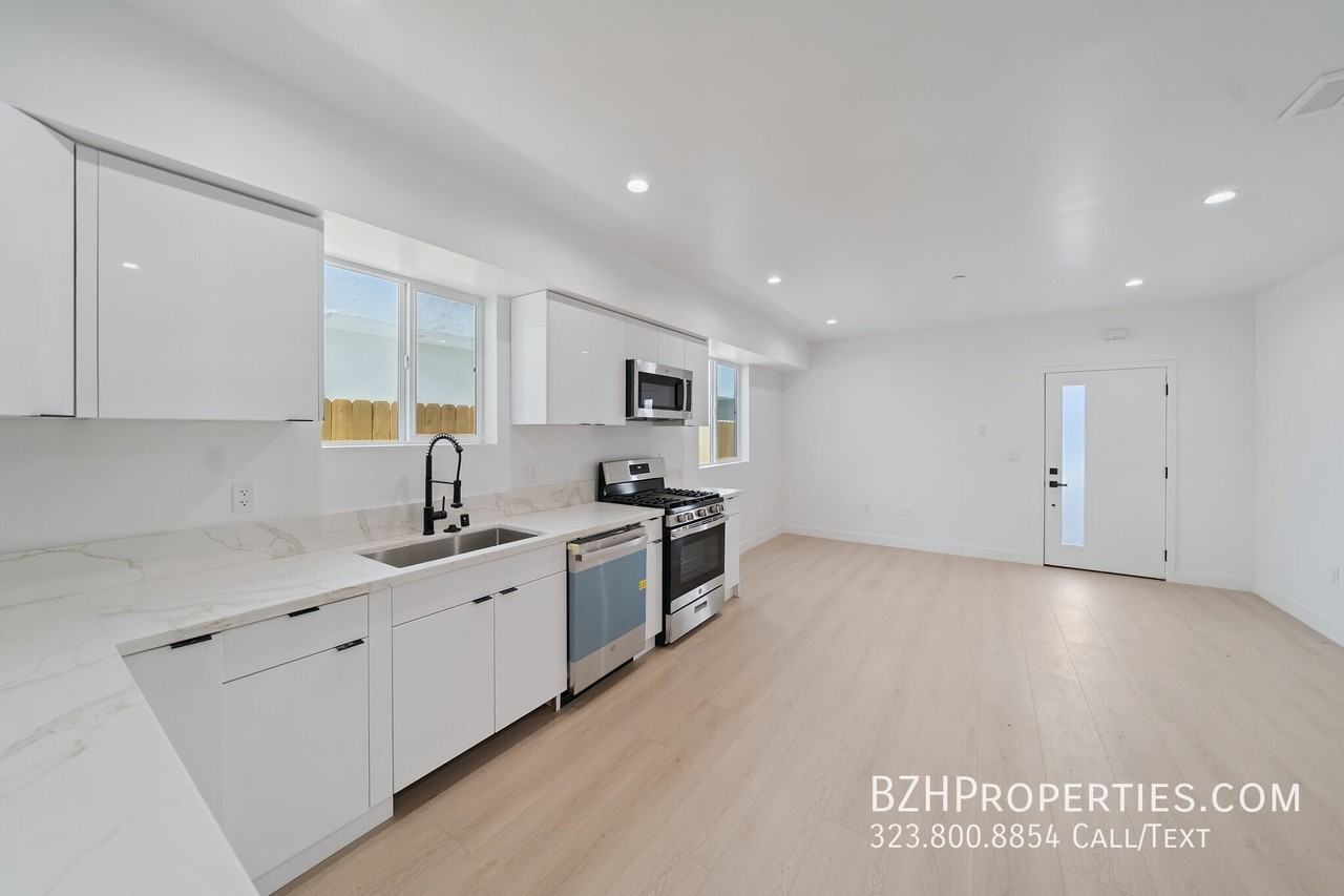 5653 Case Ave - Photo 2 of 37