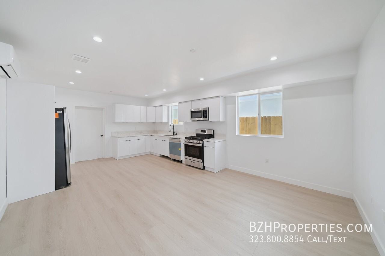 5653 Case Ave - Photo 4 of 37