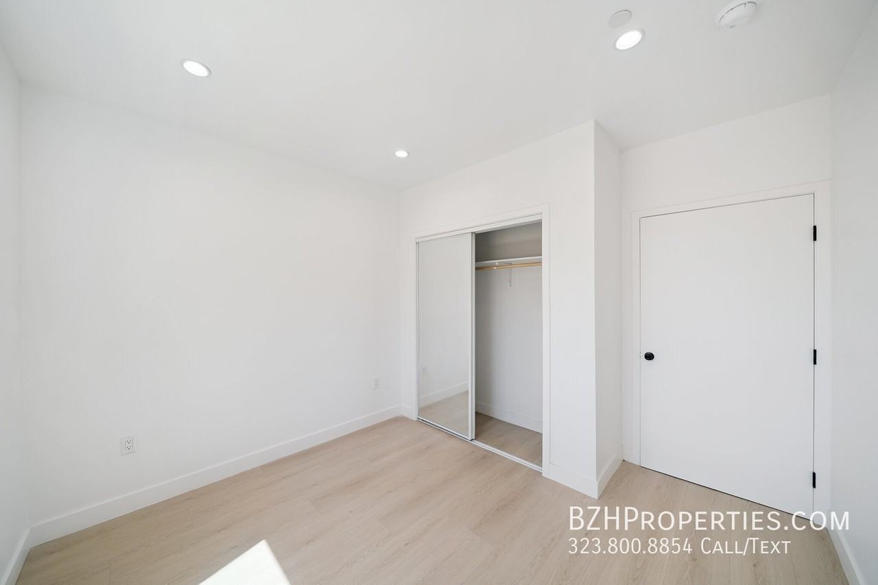 5653 Case Ave - Photo 6 of 37