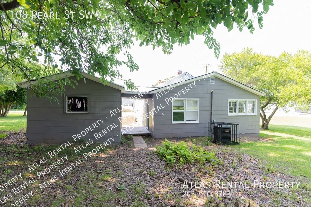 108 Pearl St Sw - Photo 3 of 18