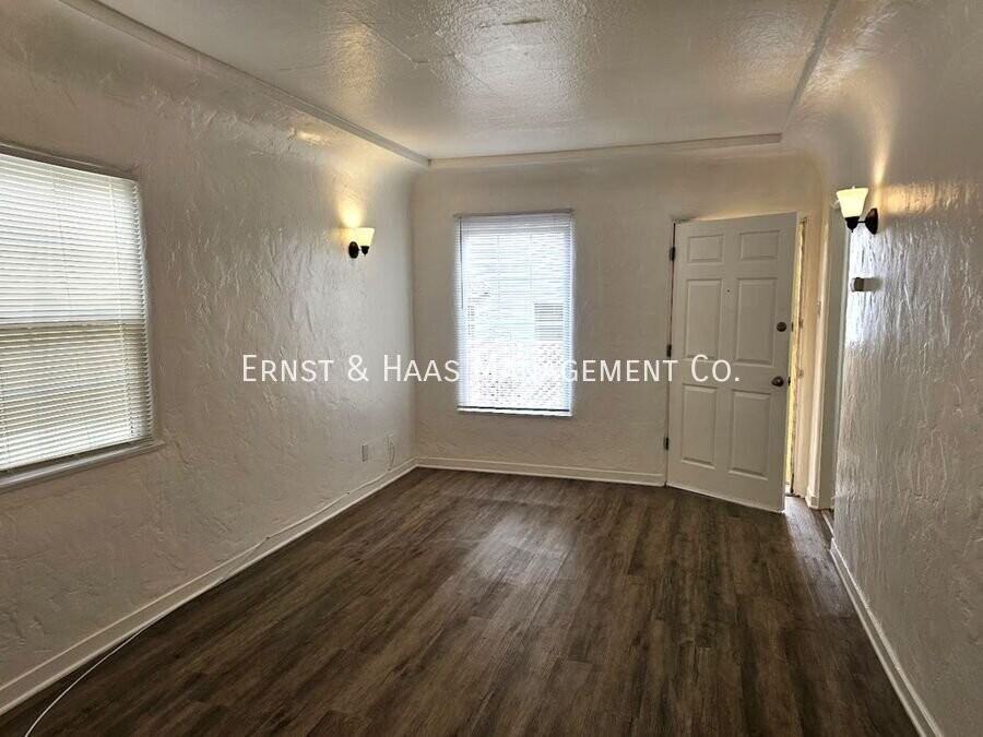 826 Belmont Ave - Photo 4 of 12