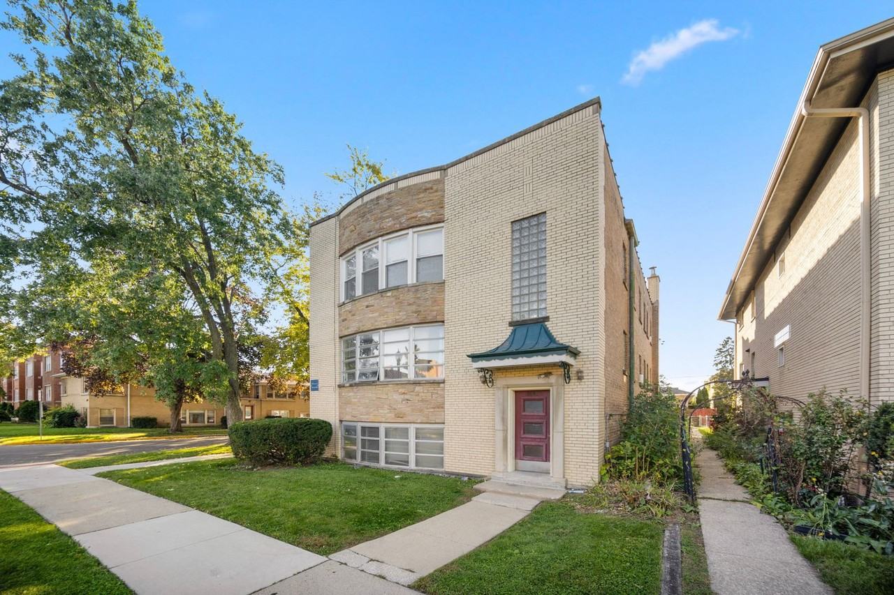 1648 Clarence Ave #BMT - Photo 2 of 14