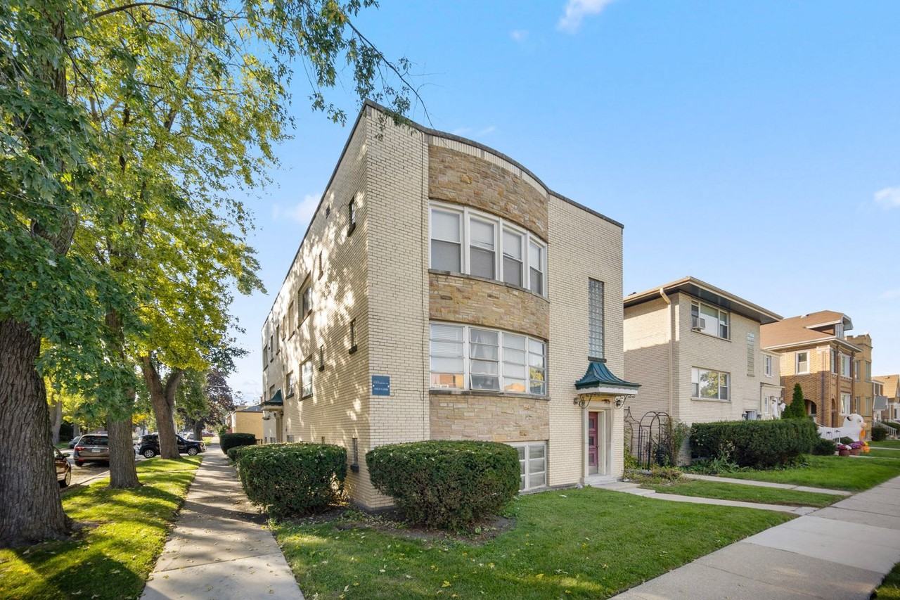 1648 Clarence Ave #BMT - Photo 3 of 14