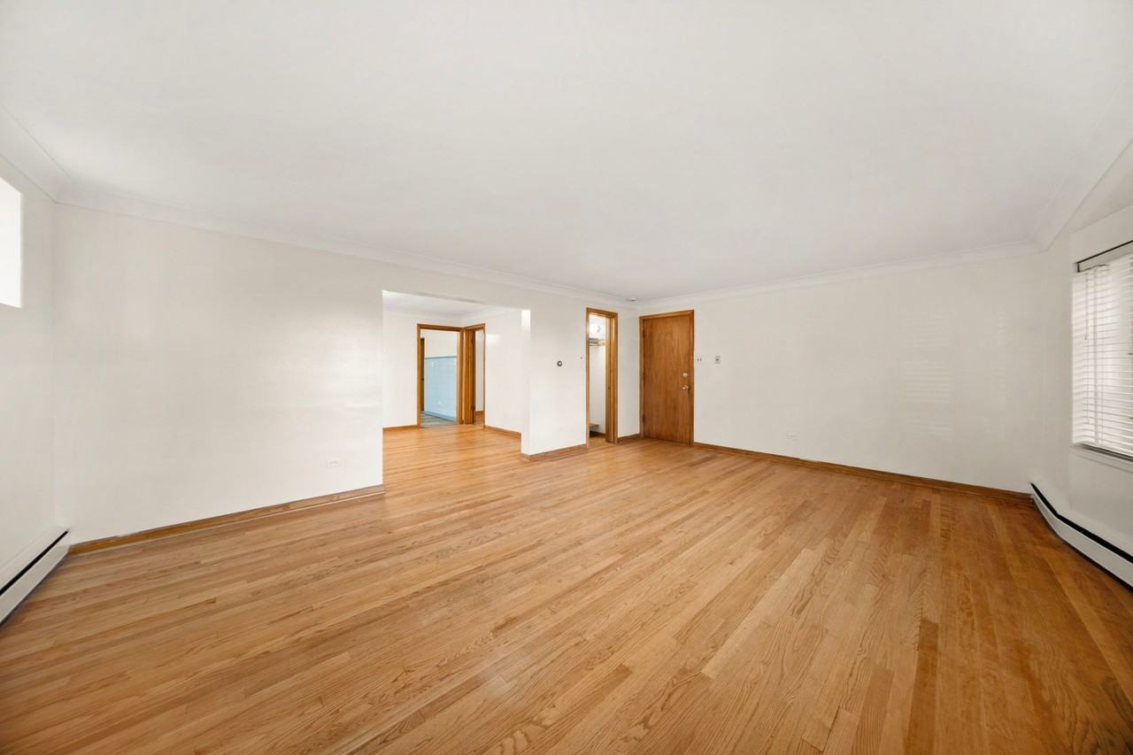 1648 Clarence Ave #BMT - Photo 4 of 14