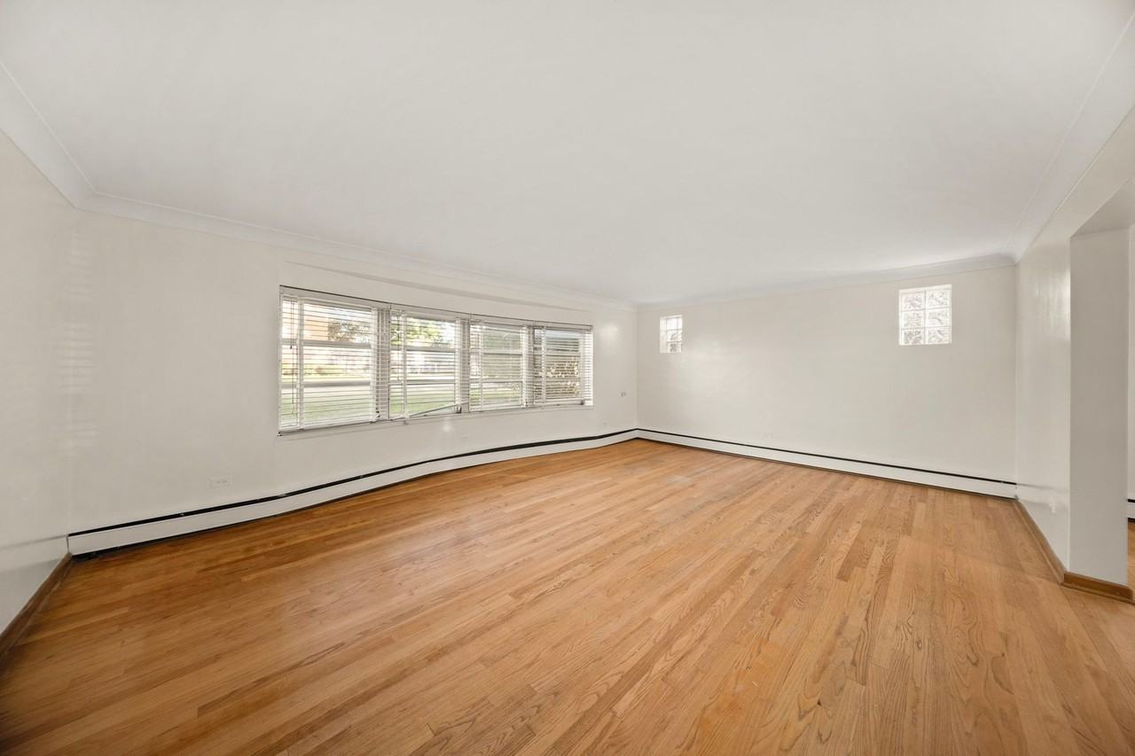 1648 Clarence Ave #BMT - Photo 5 of 14