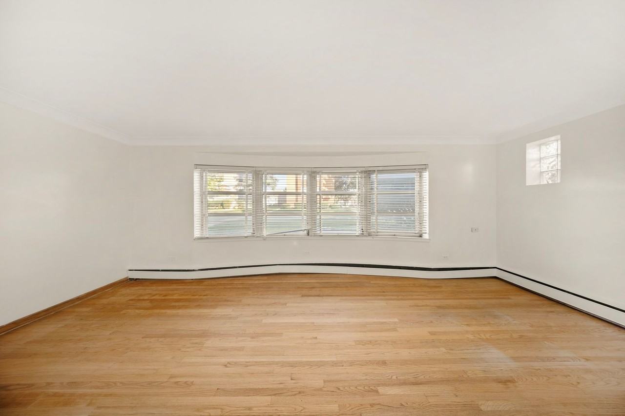 1648 Clarence Ave #BMT - Photo 6 of 14