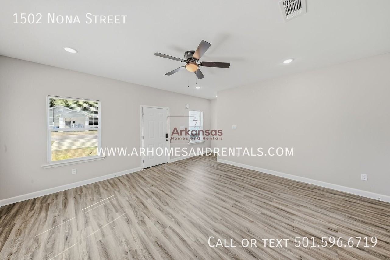 1502 Nona St - Photo 2 of 15