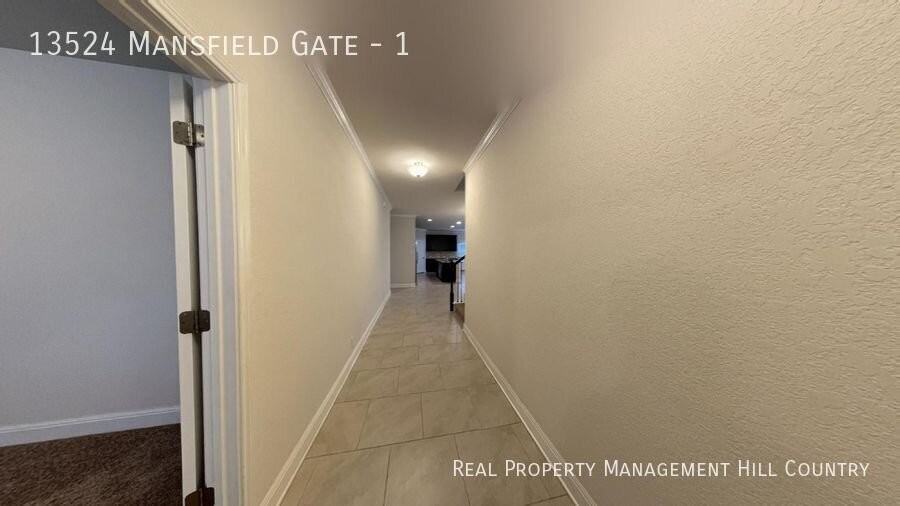 13524 Mansfield Gate #1 - Photo 5 of 40