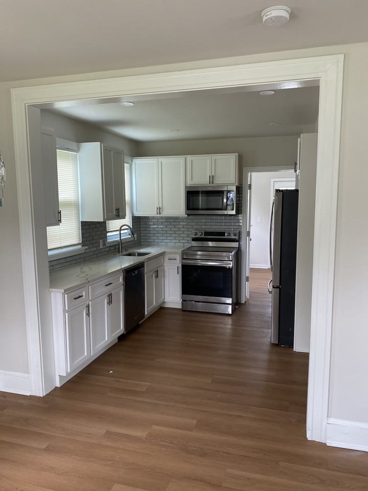 6512 Golden Ring Rd - Photo 4 of 18