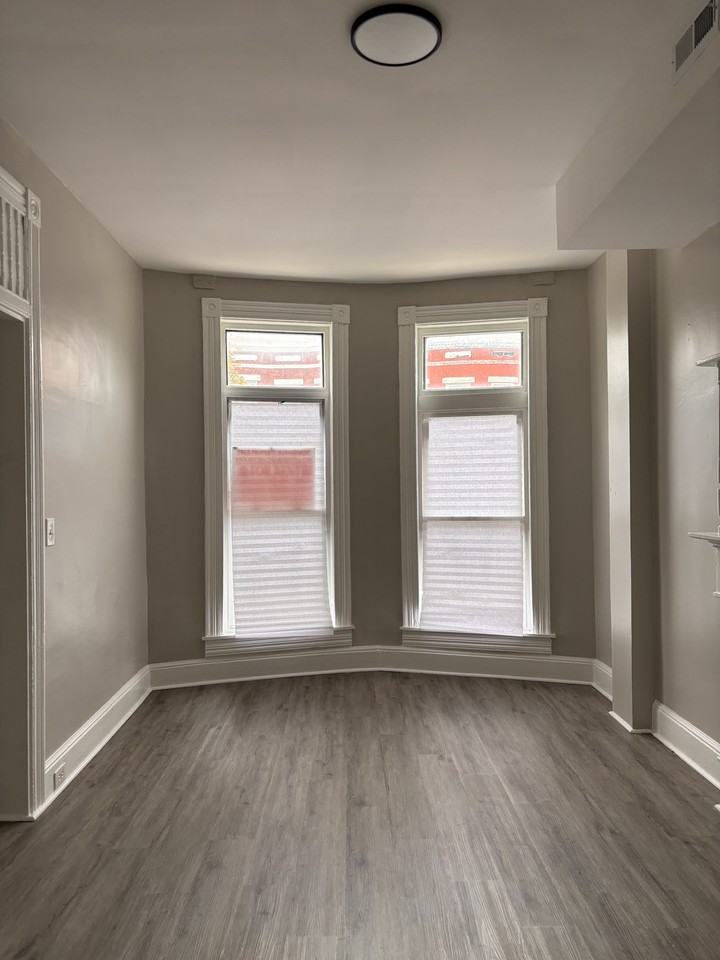 1828 Mosher St - Photo 4 of 13