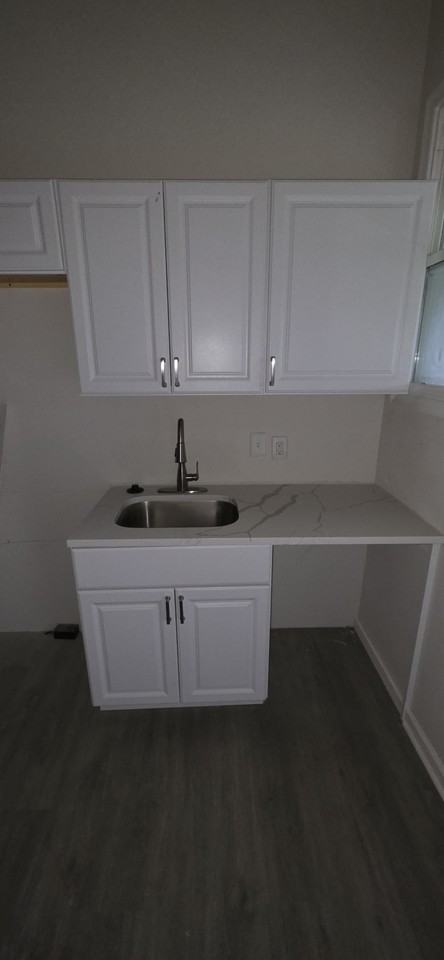 1703 N Monroe St - Photo 4 of 13