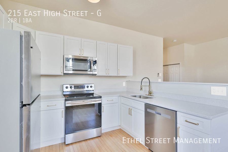 215 E High St #G - Photo 2 of 50