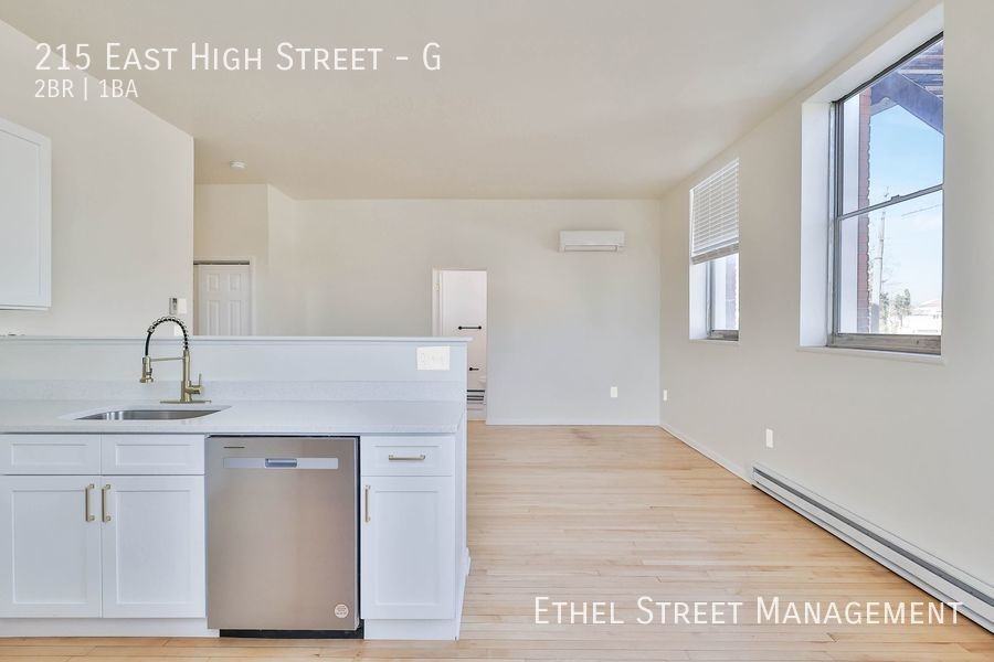 215 E High St #G - Photo 3 of 50