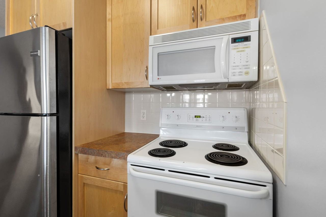 110 -110 13 Ave Sw - Photo 6 of 25