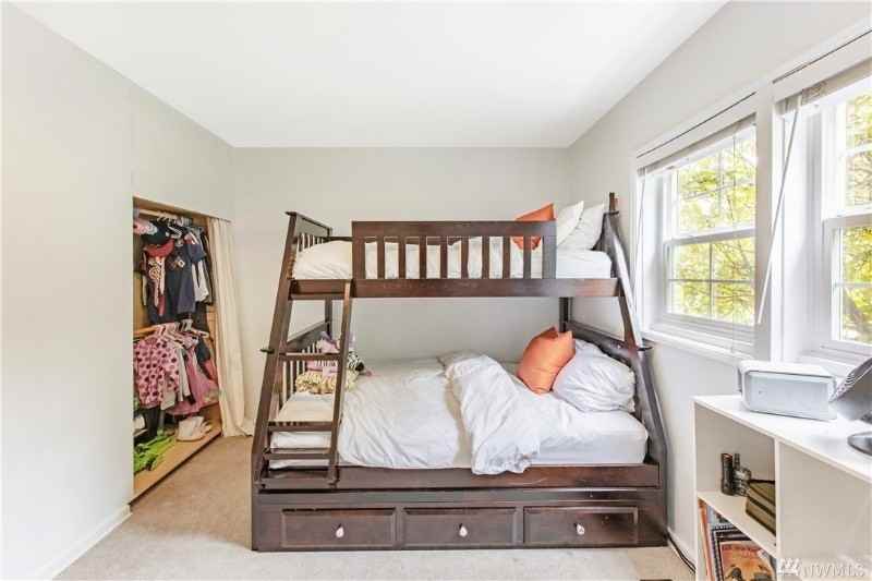 2205 Ne 8th St - Photo 5 of 17