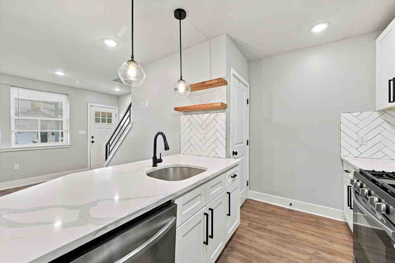 430 Fitzgerald St - Photo 6 of 29