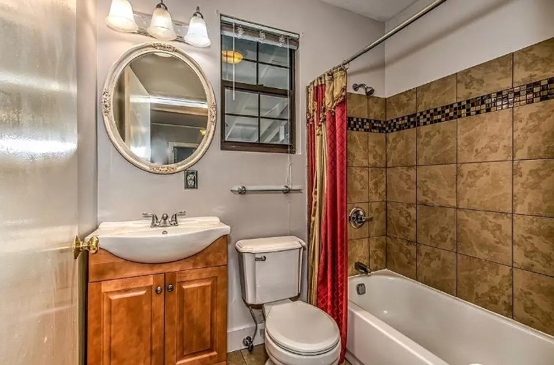 349 Broad St - Photo 3 of 11