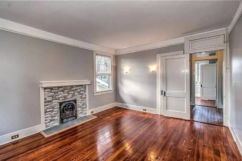 349 Broad St - Photo 7 of 11