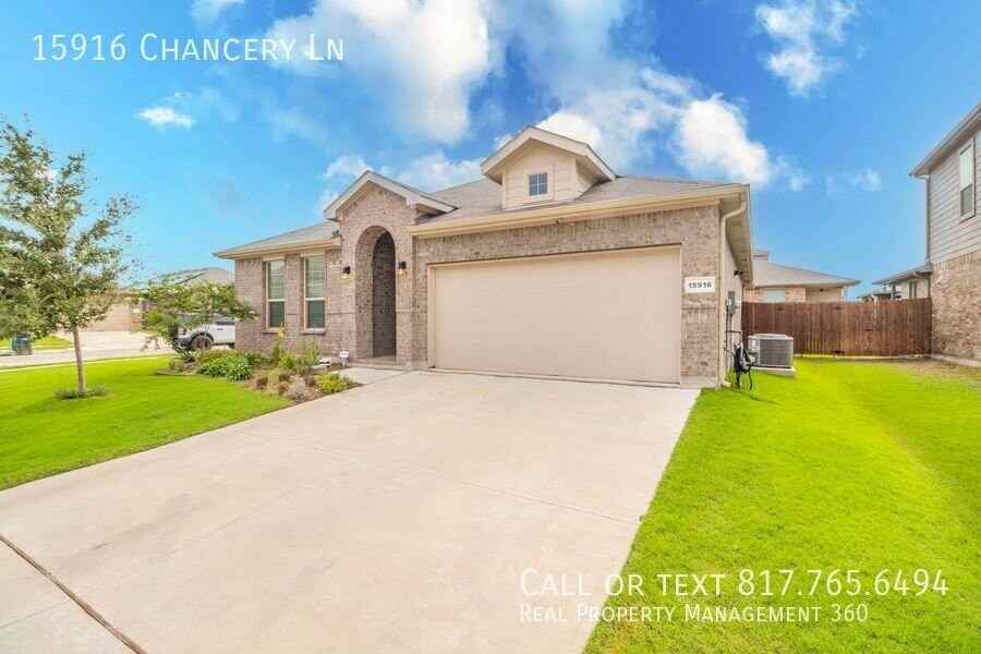 15916 Chancery Ln - Photo 2 of 24