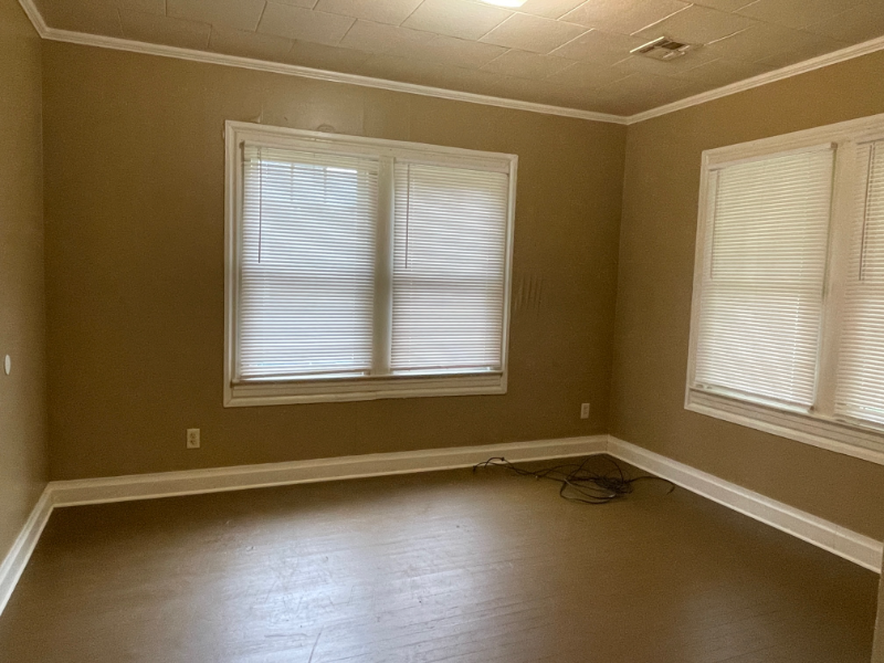 120 W Foch St - Photo 3 of 7