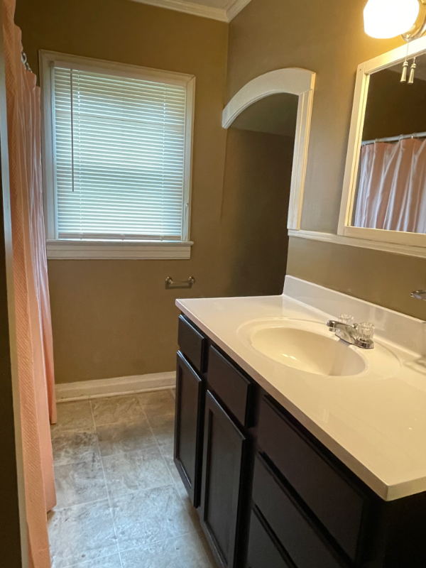 120 W Foch St - Photo 4 of 7