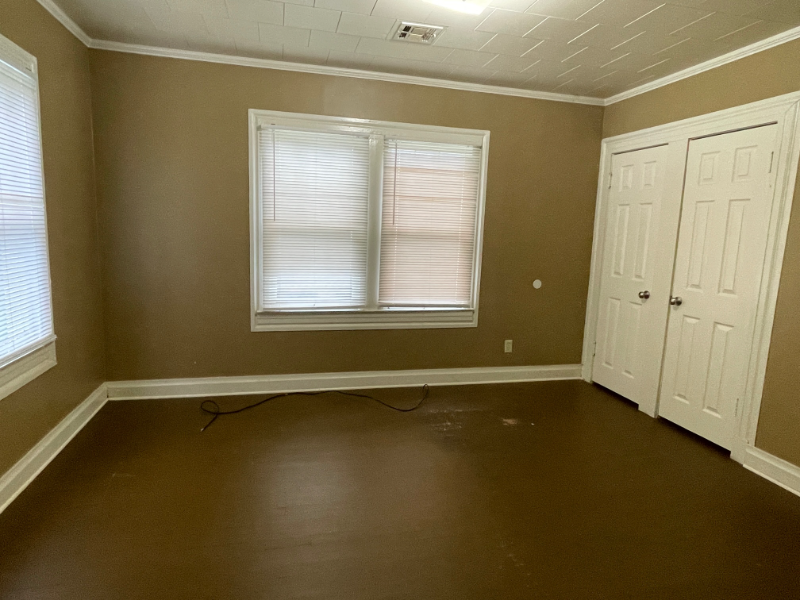 120 W Foch St - Photo 7 of 7