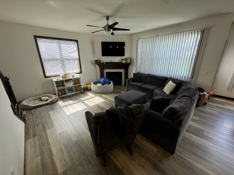 303 S Klein Dr - Photo 6 of 17