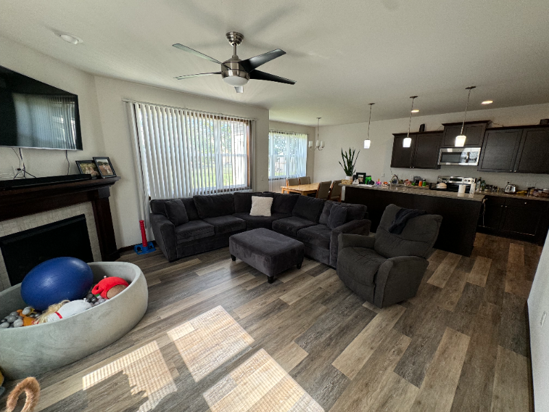 303 S Klein Dr - Photo 7 of 17